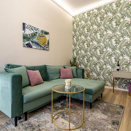 Oasis Apartment On The Broadway With Ac Budapest Esterno foto