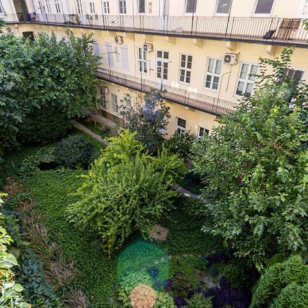Oasis Apartment On The Broadway With Ac Budapest Esterno foto
